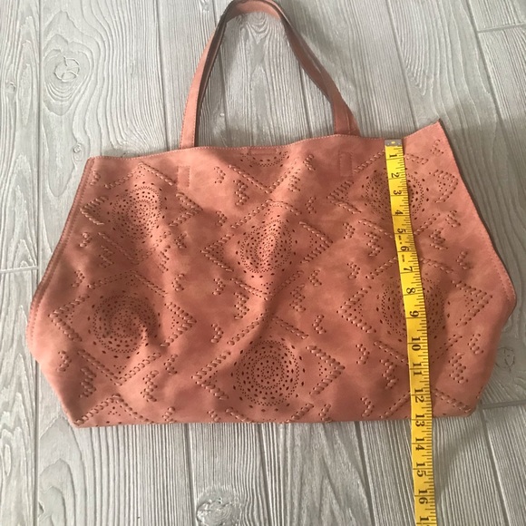 STREET LEVEL Suede Shoulder Bag Fully with Single Snap Closure in Red/Brown - Picture 8 of 14